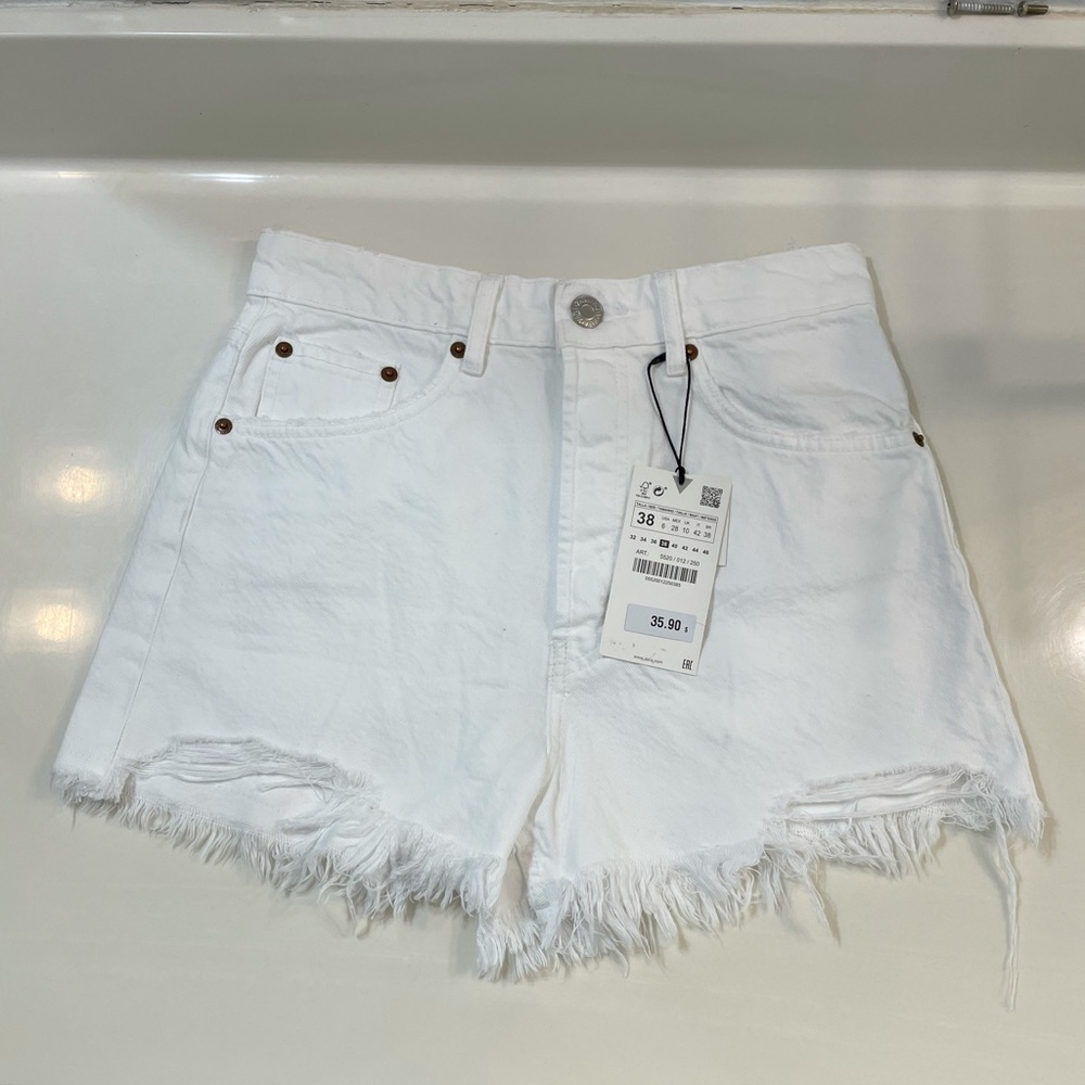 NWT Zara white frayed jean shorts